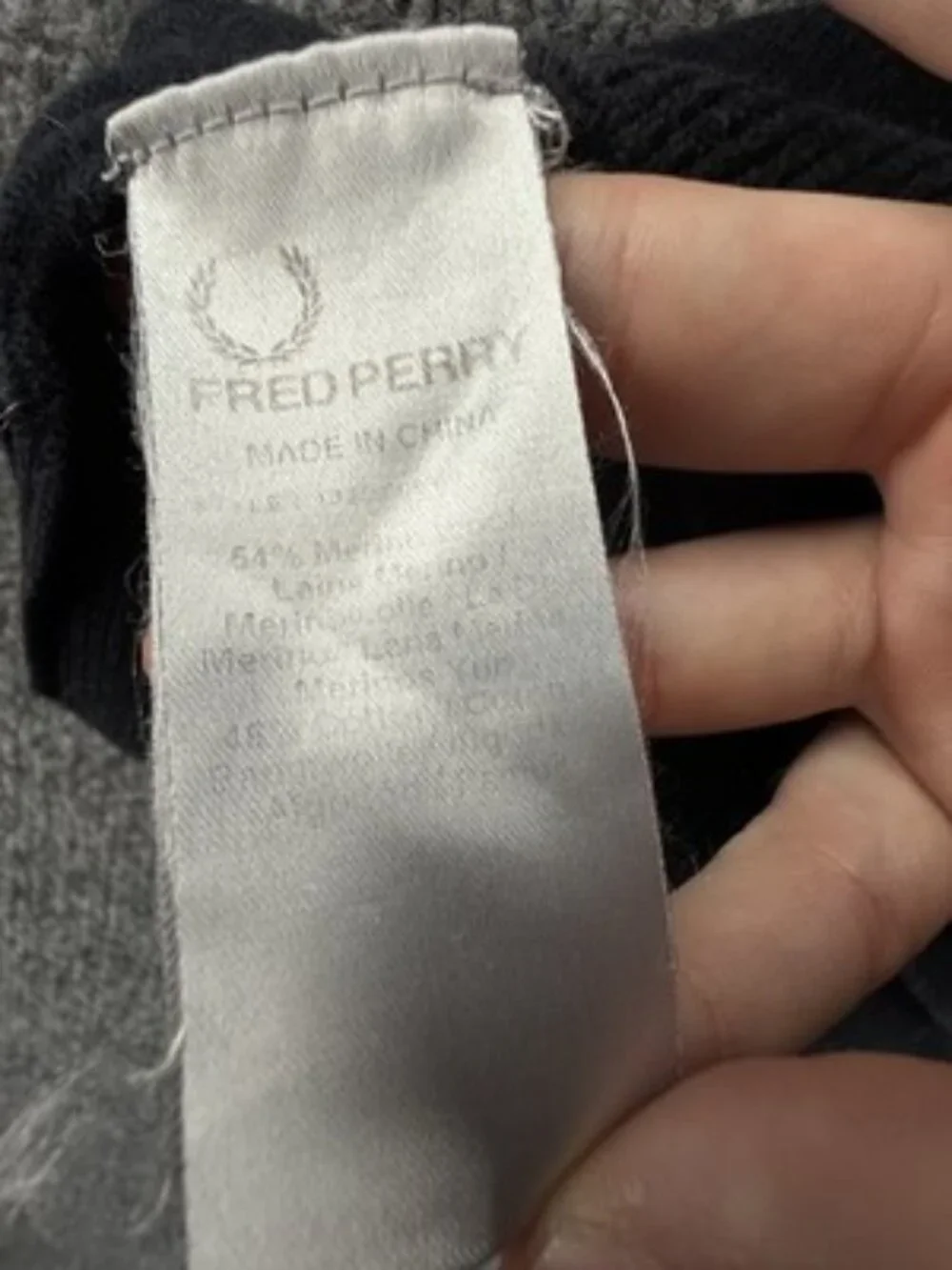 Fred Perry Navy Blue Medium Logo Sweater Pullover V-Neck Men Knit Solid Preppy